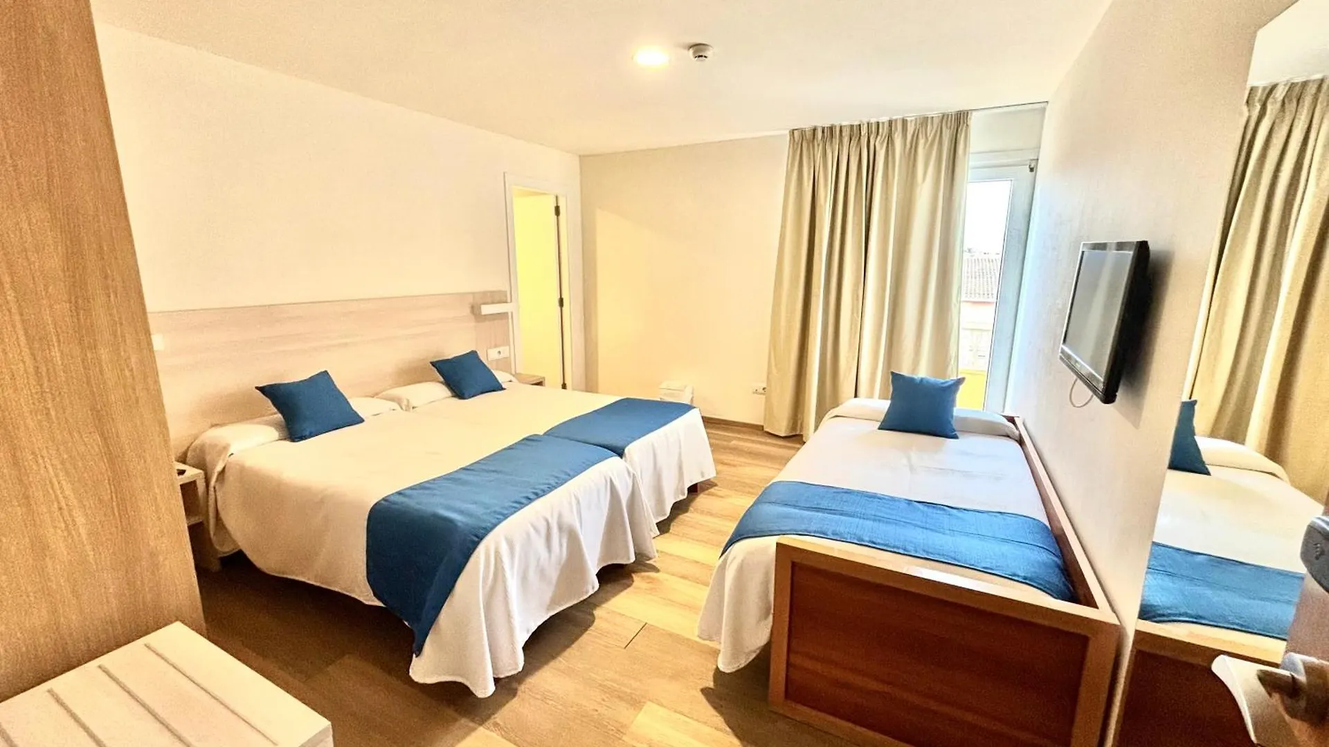 Bluewater Hotel Colonia de Sant Jordi 3*,  España
