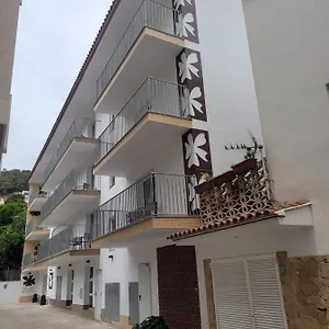 https://malva-hostel.catalonia-hotels.com